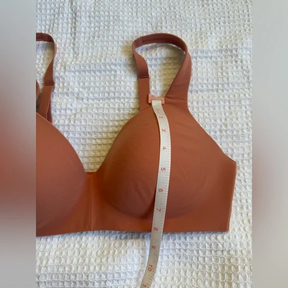 Athleta Ritual Tee Shirt Bra 36D in Coral Orange Soft Padded Smooth No Underwire - Picture 5 of 13